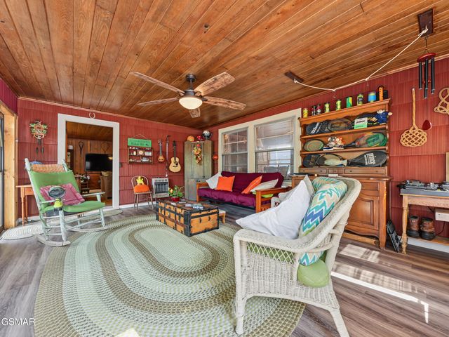 625 Asbury Lane, Gatlinburg, TN 37738