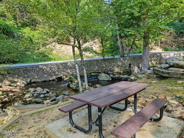 625 Asbury Lane, Gatlinburg, TN 37738