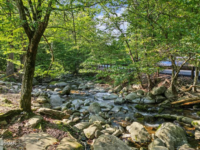 625 Asbury Lane, Gatlinburg, TN 37738
