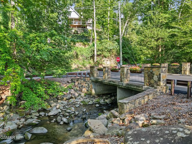 625 Asbury Lane, Gatlinburg, TN 37738