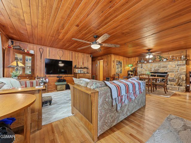 625 Asbury Lane, Gatlinburg, TN 37738