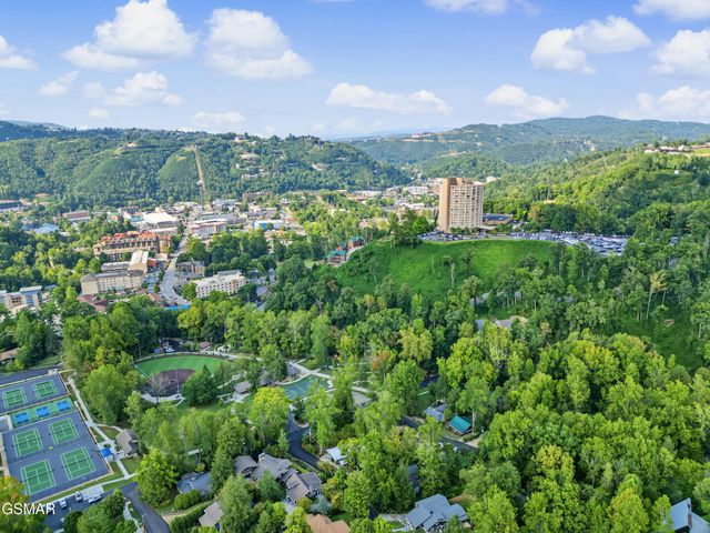625 Asbury Lane, Gatlinburg, TN 37738