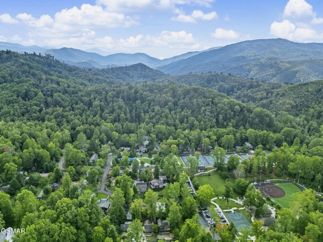 625 Asbury Lane, Gatlinburg, TN 37738