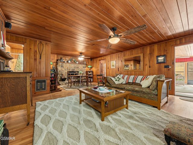 625 Asbury Lane, Gatlinburg, TN 37738