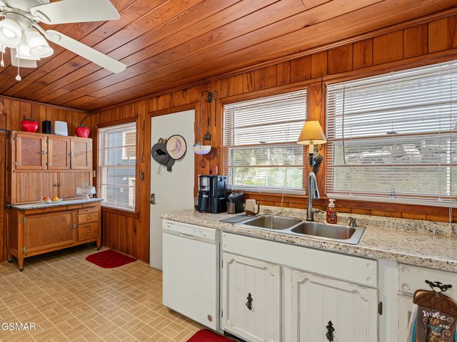 625 Asbury Lane, Gatlinburg, TN 37738