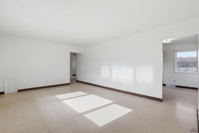 520 E TALLENT, Rapid City, SD 57701