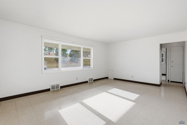 520 E TALLENT, Rapid City, SD 57701