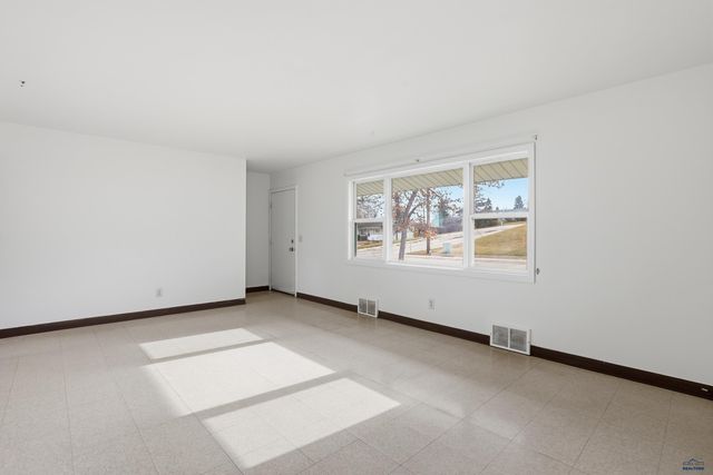 520 E TALLENT, Rapid City, SD 57701