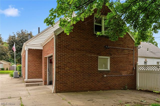272 Schrop Avenue, Akron, OH 44312