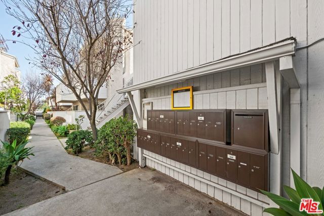 10521 National Boulevard 106, Los Angeles, CA 90034