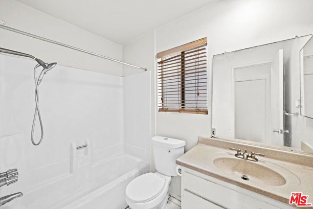 10521 National Boulevard 106, Los Angeles, CA 90034