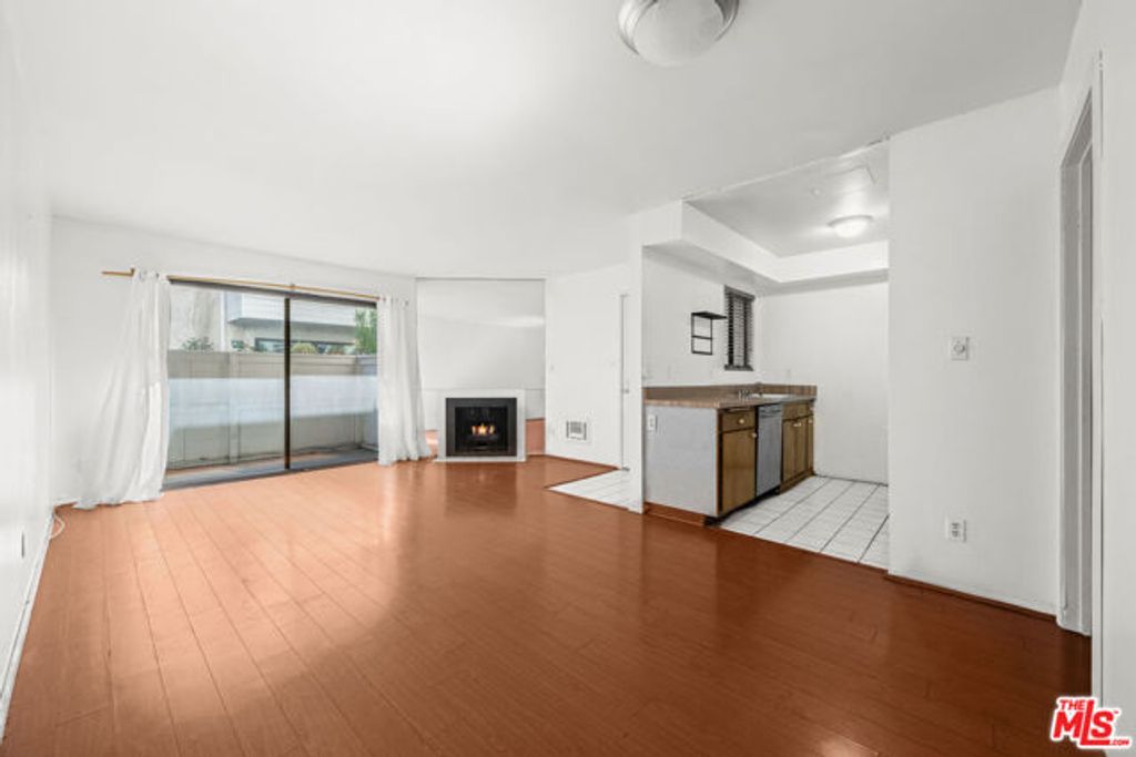 10521 National Boulevard 106, Los Angeles, CA 90034