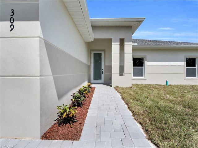 1502 Richmond AVE N, Lehigh Acres, FL 33972