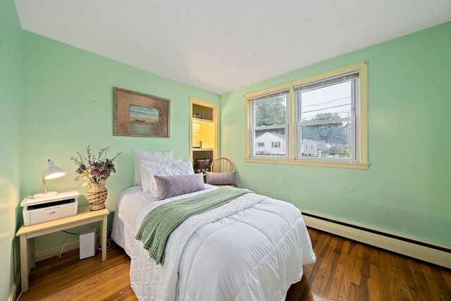 38 Roseen Rd, Holbrook, MA 02343
