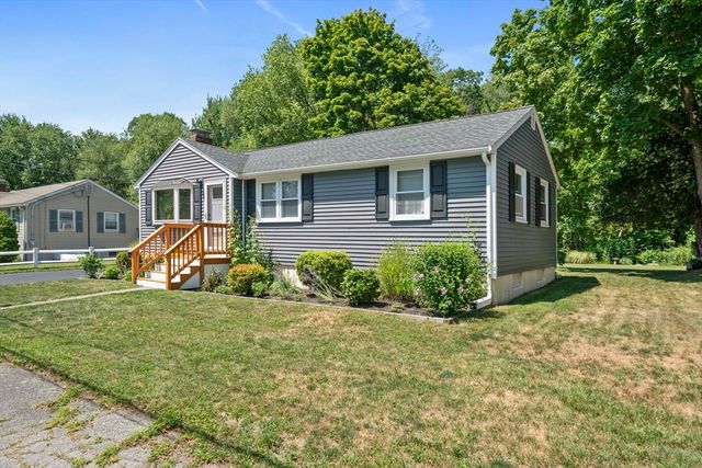 38 Roseen Rd, Holbrook, MA 02343