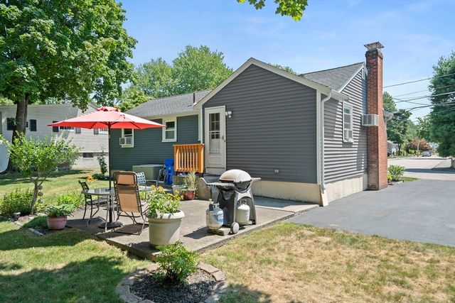 38 Roseen Rd, Holbrook, MA 02343