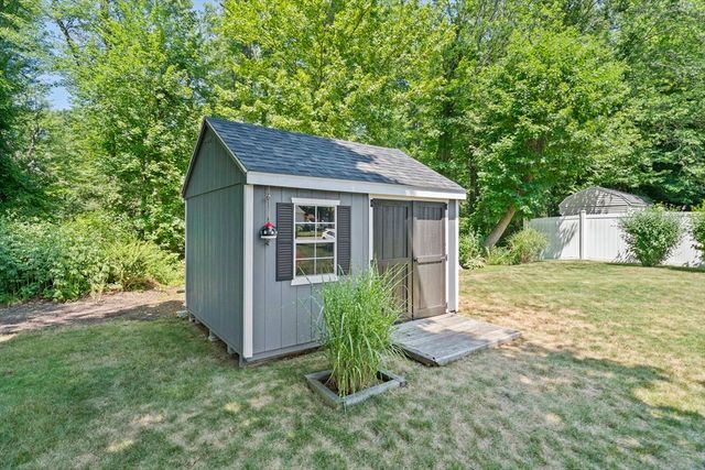 38 Roseen Rd, Holbrook, MA 02343