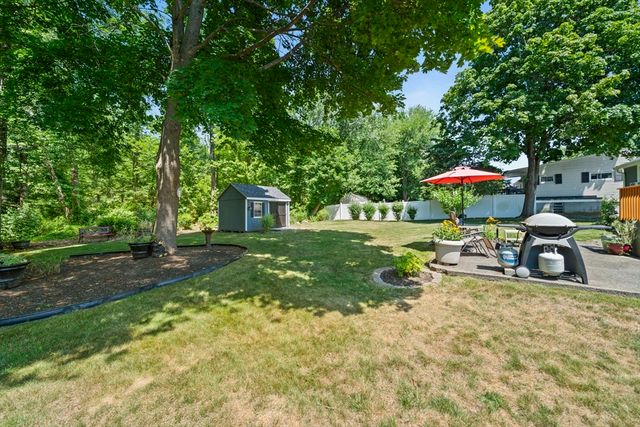 38 Roseen Rd, Holbrook, MA 02343