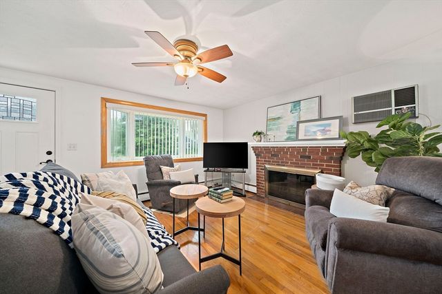 38 Roseen Rd, Holbrook, MA 02343