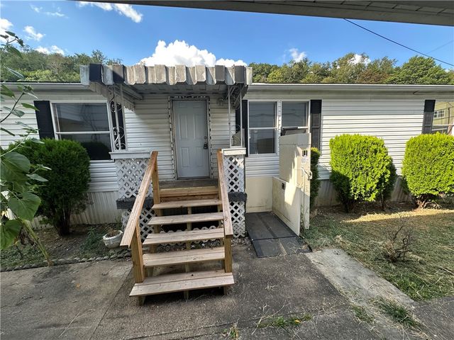 204-206 Cleveland Street, Elco, PA 15477