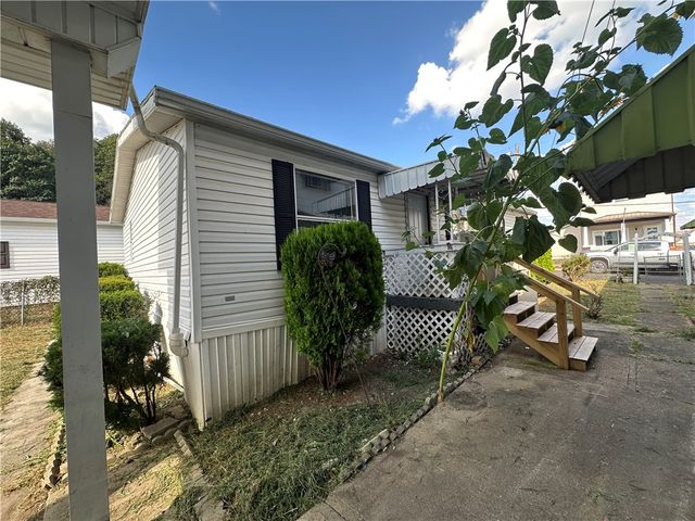 204-206 Cleveland Street, Elco, PA 15477