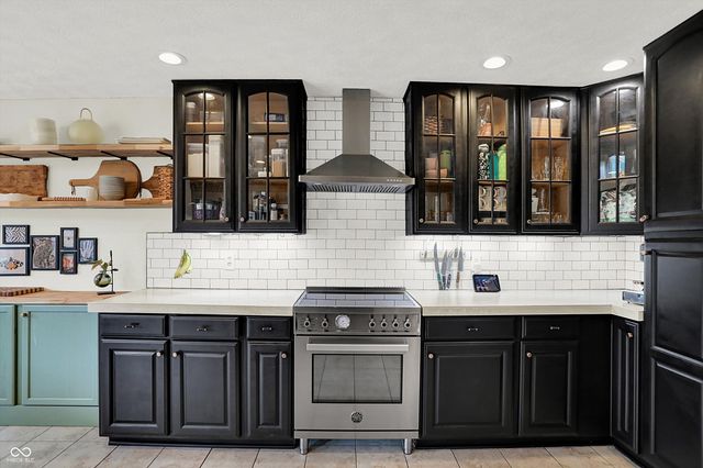 136 W Chalet Drive, Mooresville, IN 46158