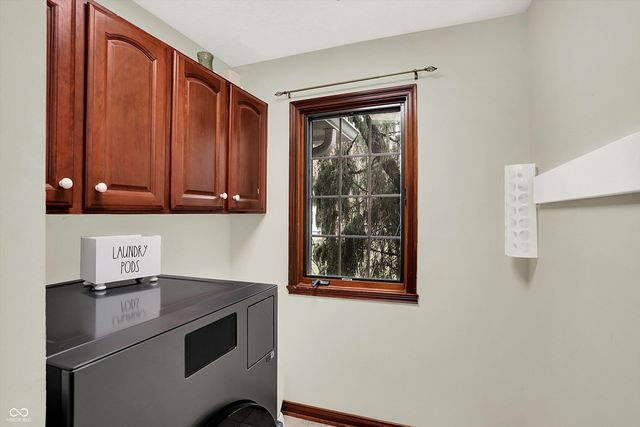 136 W Chalet Drive, Mooresville, IN 46158