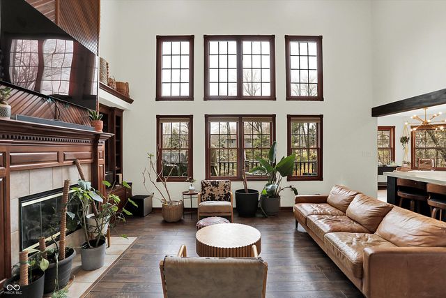 136 W Chalet Drive, Mooresville, IN 46158