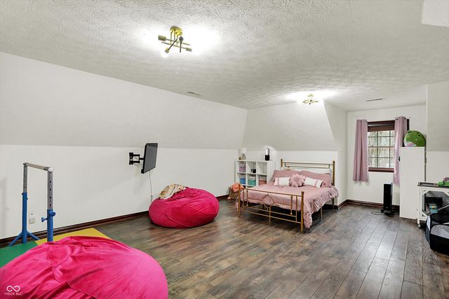 136 W Chalet Drive, Mooresville, IN 46158