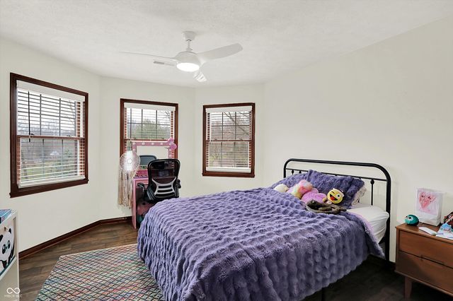 136 W Chalet Drive, Mooresville, IN 46158