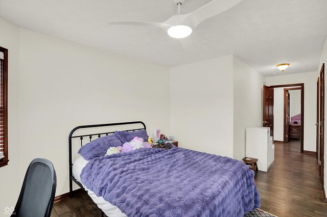 136 W Chalet Drive, Mooresville, IN 46158