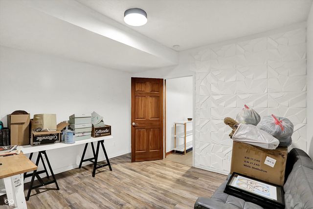 136 W Chalet Drive, Mooresville, IN 46158