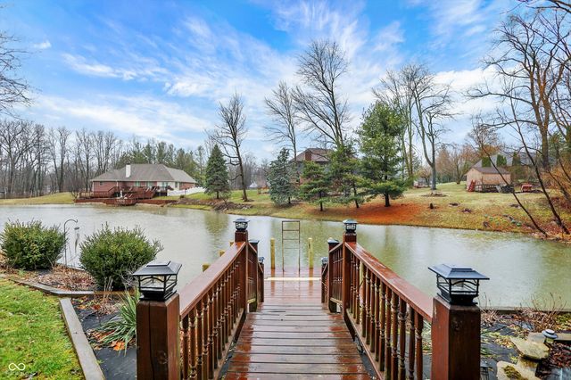 136 W Chalet Drive, Mooresville, IN 46158
