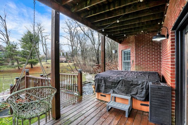 136 W Chalet Drive, Mooresville, IN 46158