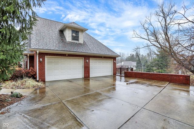 136 W Chalet Drive, Mooresville, IN 46158