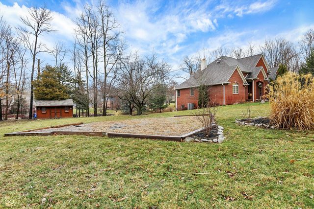 136 W Chalet Drive, Mooresville, IN 46158