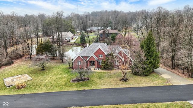 136 W Chalet Drive, Mooresville, IN 46158