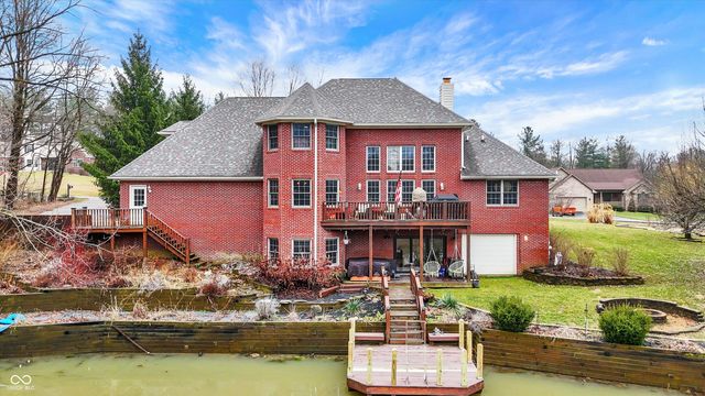 136 W Chalet Drive, Mooresville, IN 46158