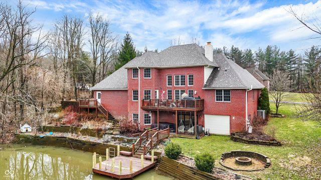 136 W Chalet Drive, Mooresville, IN 46158