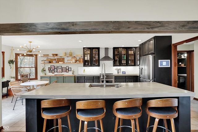 136 W Chalet Drive, Mooresville, IN 46158