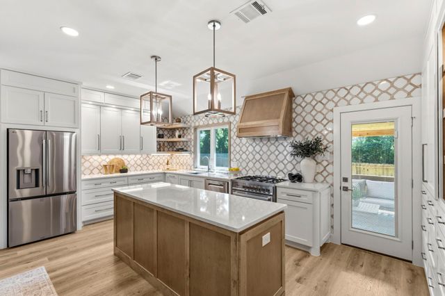 76 Woodhaven Wood Drive, The Woodlands, TX 77380