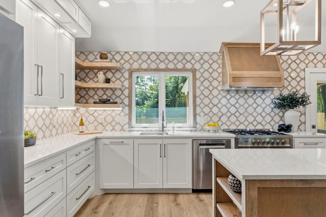 76 Woodhaven Wood Drive, The Woodlands, TX 77380