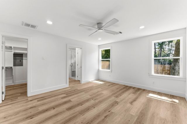 76 Woodhaven Wood Drive, The Woodlands, TX 77380