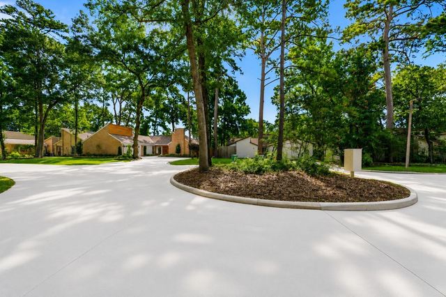 76 Woodhaven Wood Drive, The Woodlands, TX 77380