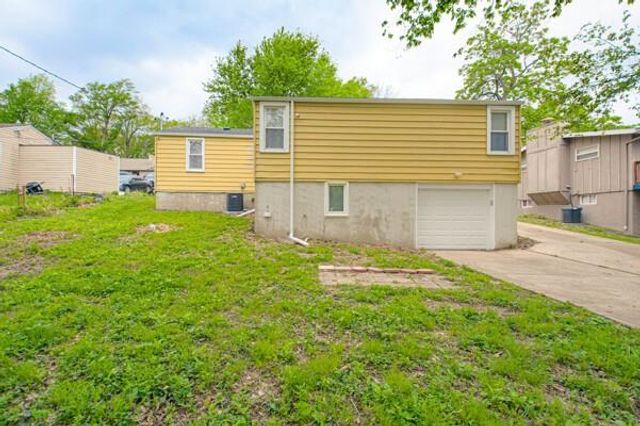 4833 FARLEY Avenue, Kansas City, MO 64129