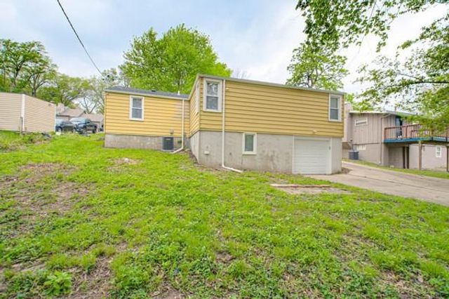 4833 FARLEY Avenue, Kansas City, MO 64129