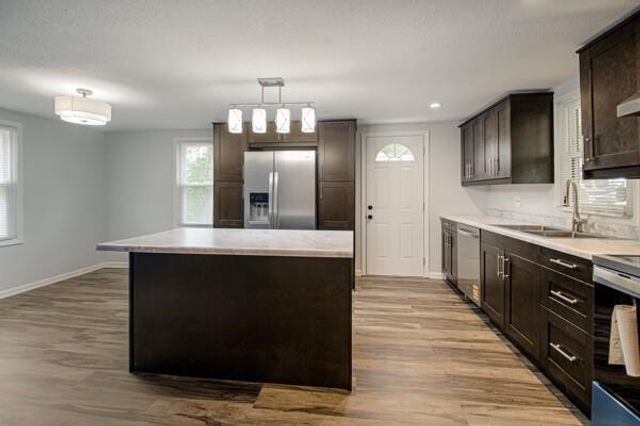 4833 FARLEY Avenue, Kansas City, MO 64129