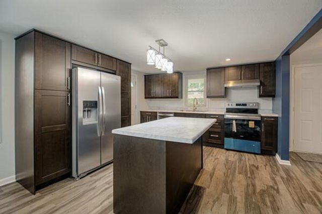 4833 FARLEY Avenue, Kansas City, MO 64129