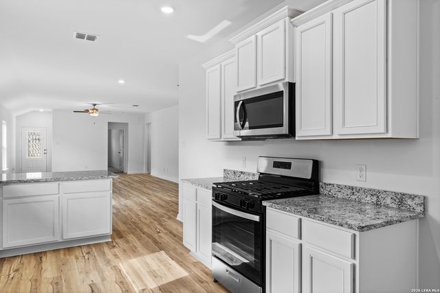 4007 Lena Gardens, Von Ormy, TX 78073