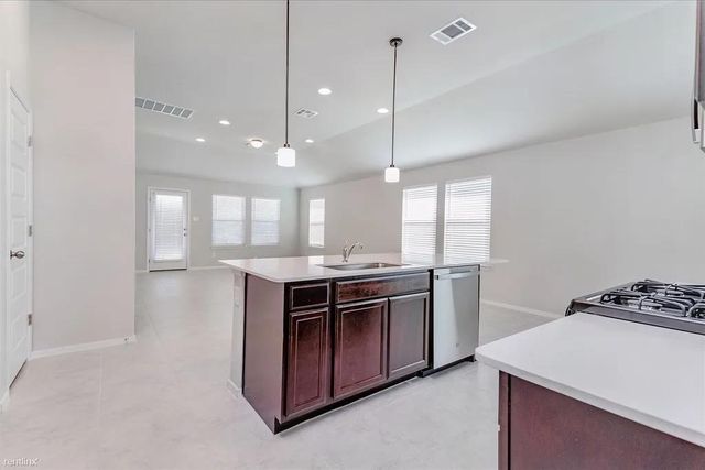 341 W Spiny Lizard LN W, San Marcos, TX 78666